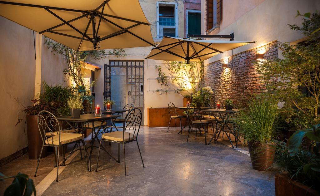 Liassidi Wellness Suites Венеция Экстерьер фото