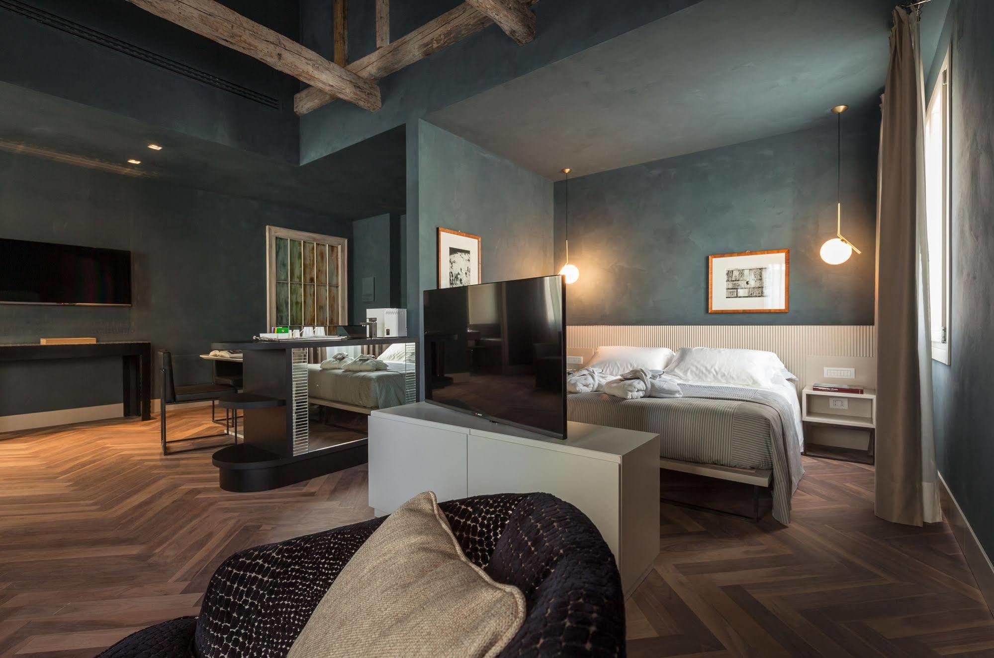 Liassidi Wellness Suites Венеция Экстерьер фото
